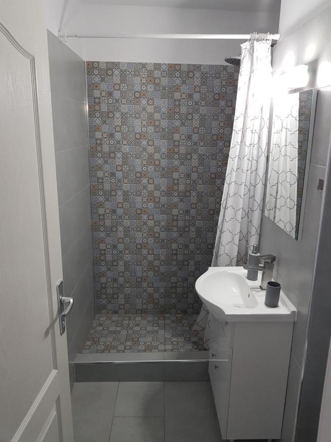 Ana Apartament Римніку-Вилча Екстер'єр фото
