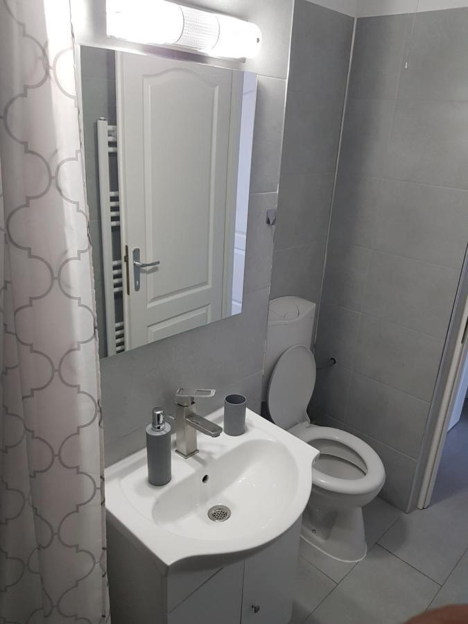 Ana Apartament Римніку-Вилча Екстер'єр фото